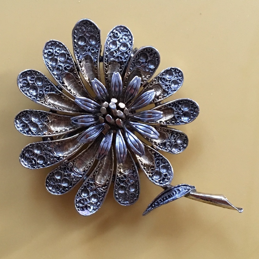 Vintage ART (c) Flower Brooch from the Midcentury​